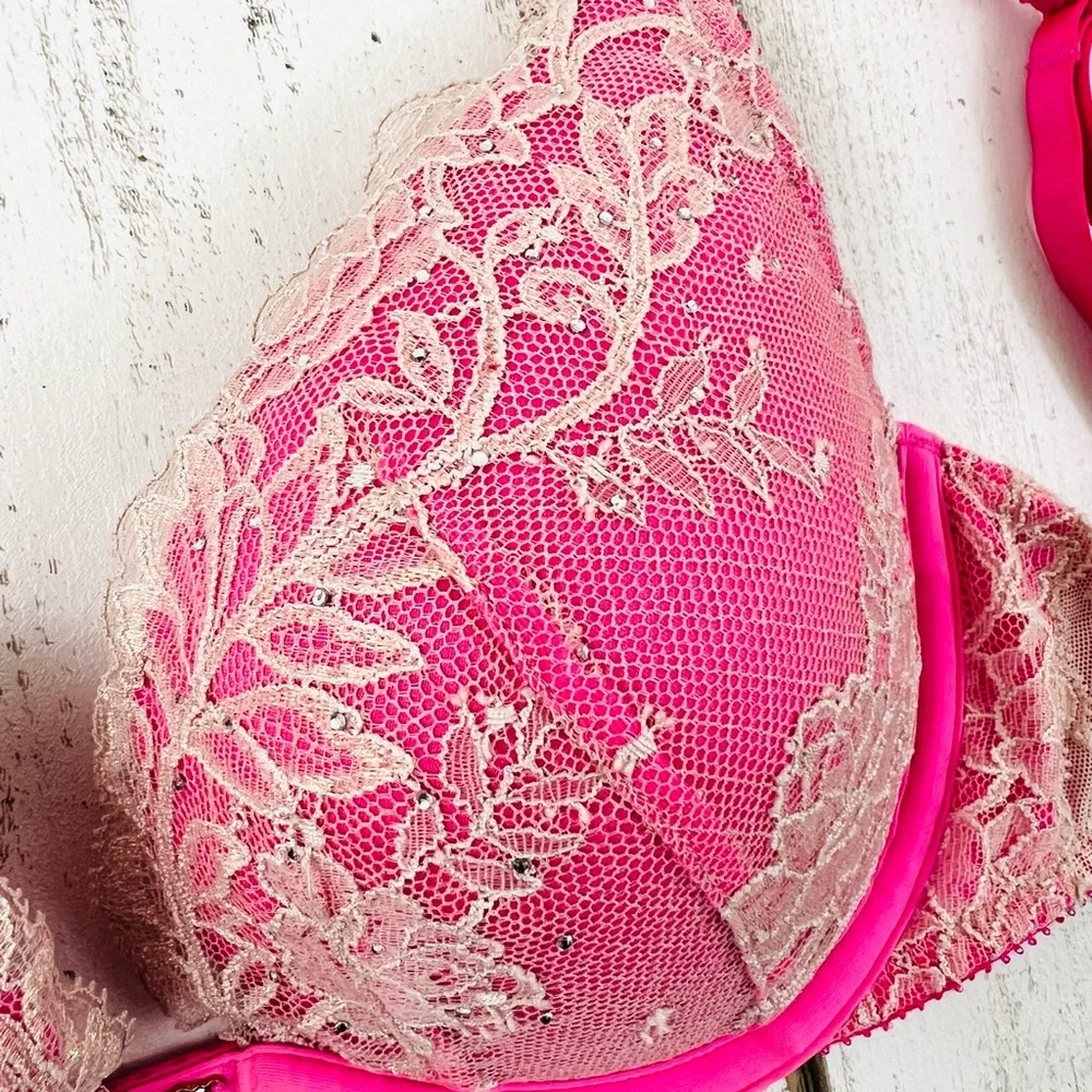 32D Victoria’s Secret Push Up Bra - Picture 7 of 11
